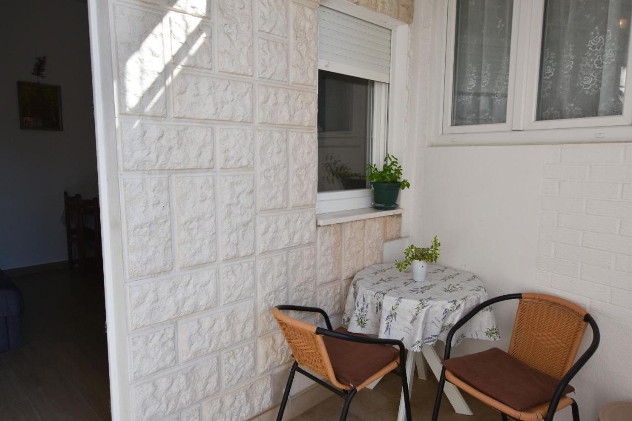 Apartment Miledina Примоштен Экстерьер фото
