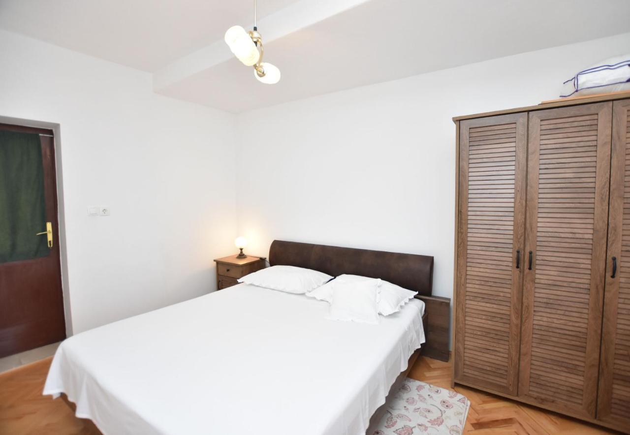 Apartment Miledina Примоштен Экстерьер фото