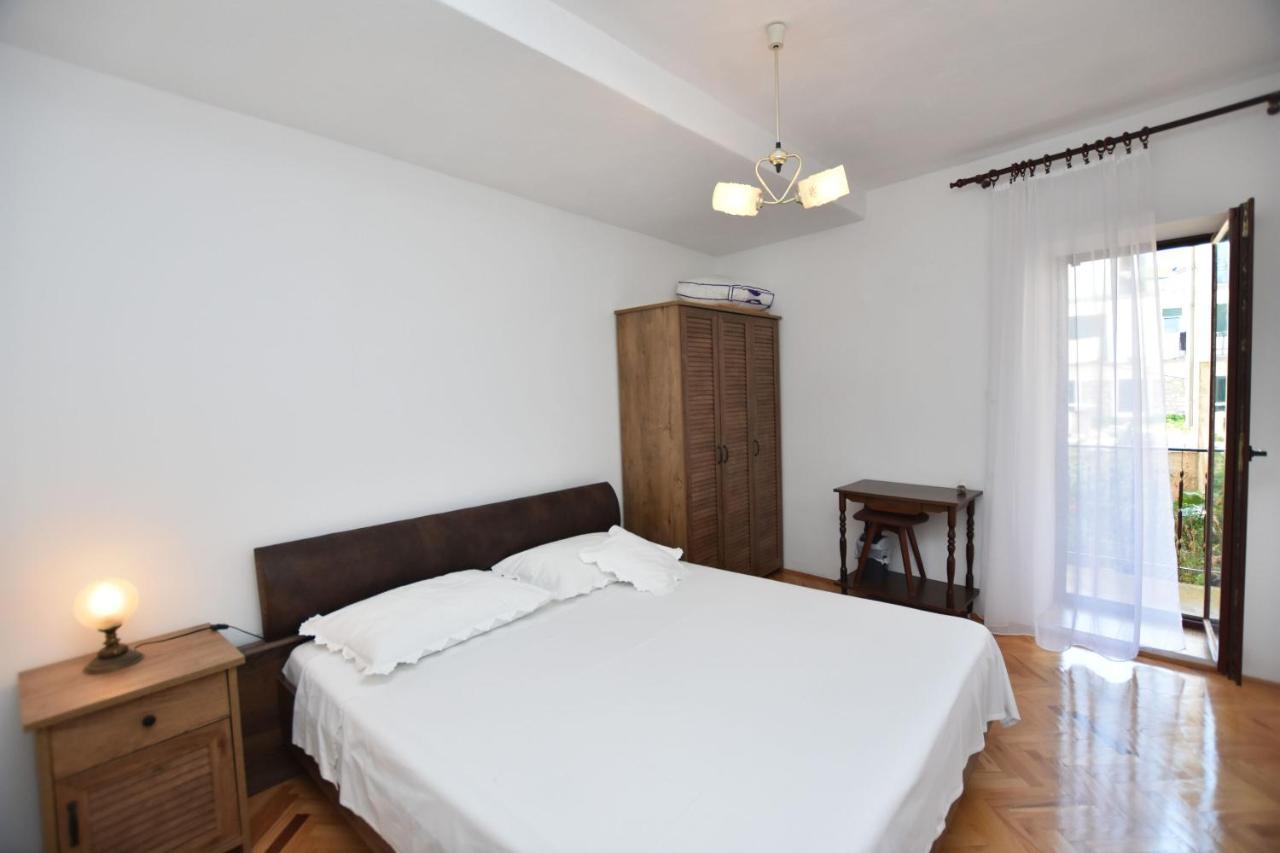 Apartment Miledina Примоштен Экстерьер фото