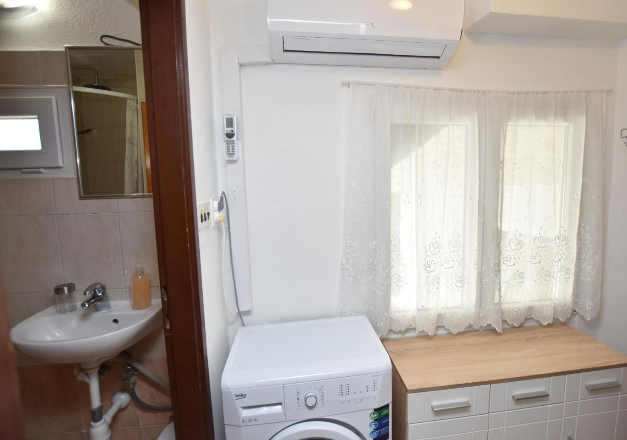 Apartment Miledina Примоштен Экстерьер фото